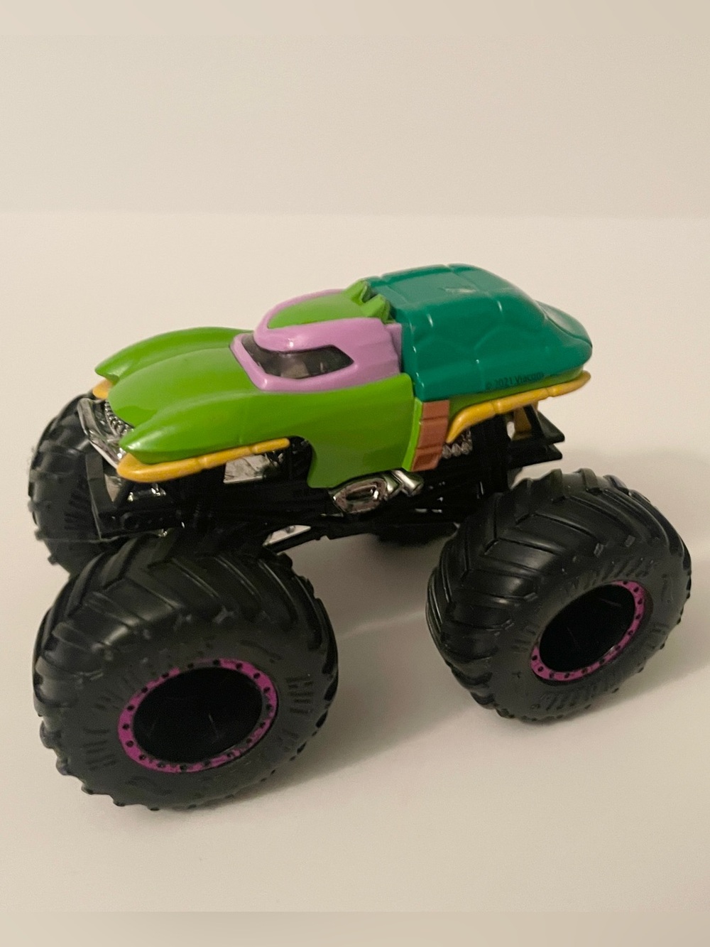 Hot Wheels Monster Trucks TMNT Teenage Mutant Ninja Turtles Donatello 1:64